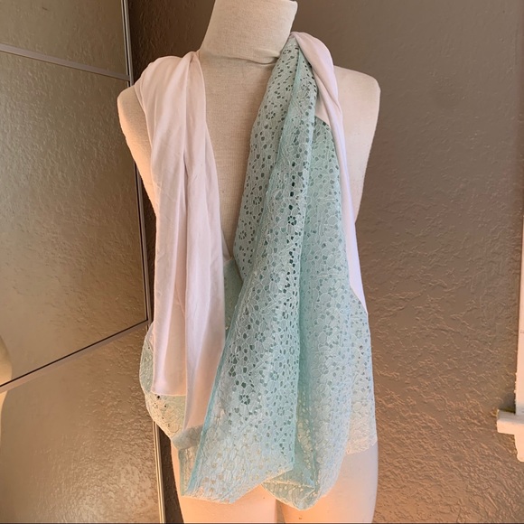 Mint lace and jersey infinity scarf - Picture 2 of 2